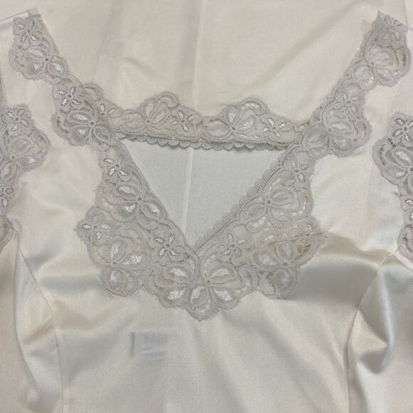 Vintage 60s FRENCH Artel Beige Nylon Lace Trim Wide Strap Full Slip Dress Size M - Picture 10 of 12